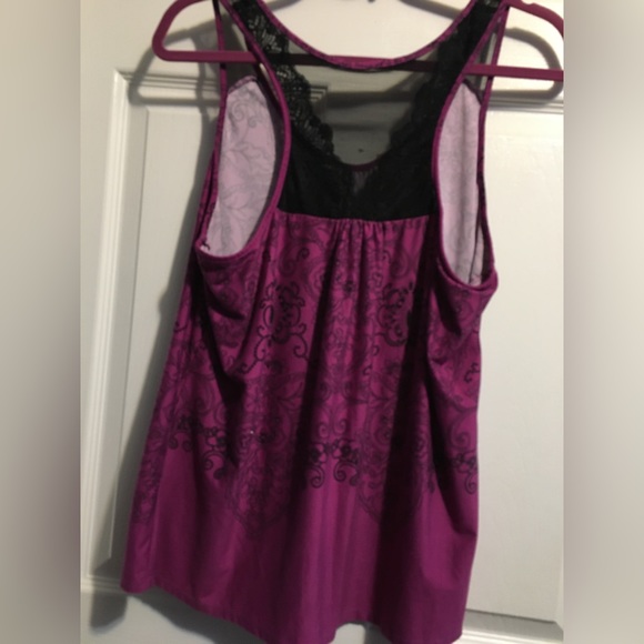 Woman’s 2 Piece INTIMATES Sleepwear Set. - Picture 6 of 15